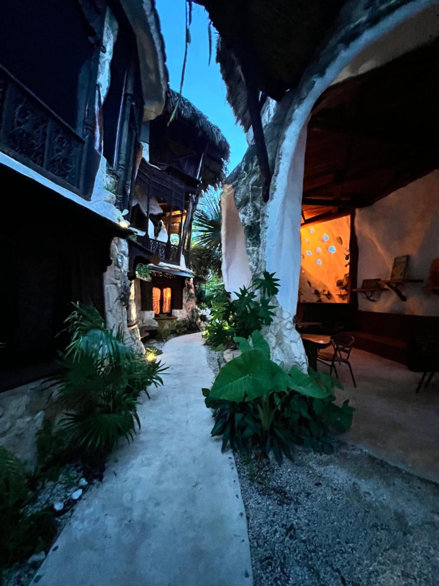 La Quinta Orquidea Bed & Breakfast ปัวร์โตโมเรลอส ภายนอก รูปภาพ